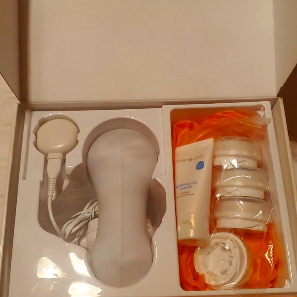 FACIAL BRUSH RECHARGEABLE